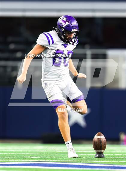 Thumbnail 1 in Benjamin @ Oglesby (UIL 1A D2 Football Final) photogallery.