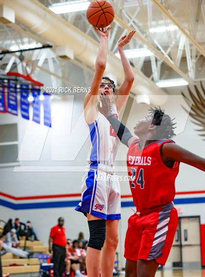 Thumbnail 2 in MacArthur @ Oak Ridge photogallery.