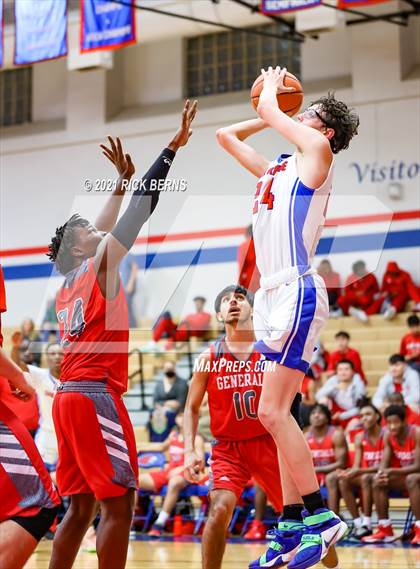 Thumbnail 3 in MacArthur @ Oak Ridge photogallery.