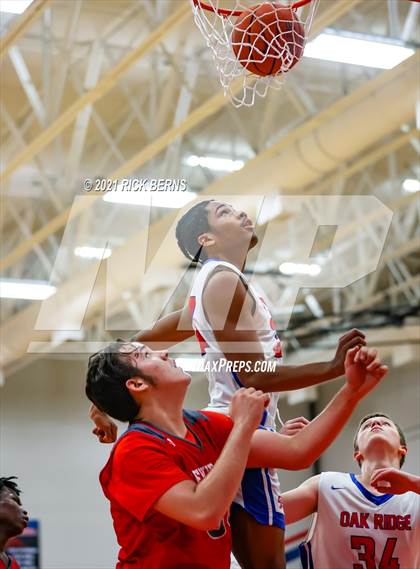Thumbnail 2 in MacArthur @ Oak Ridge photogallery.