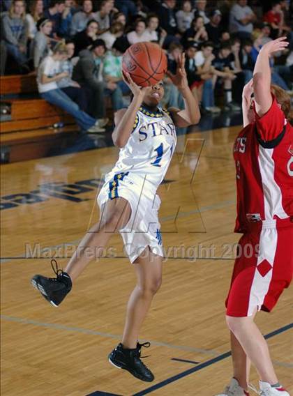 Thumbnail 1 in Muhlenberg North vs Hancock County (3rd Region Tournament) photogallery.