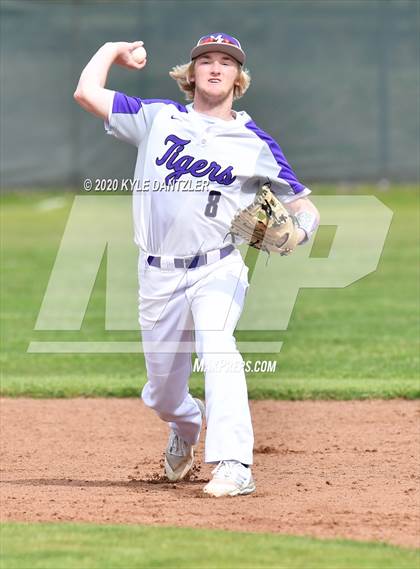 Thumbnail 3 in Whitewright vs Mt. Vernon (Blue Ridge Tournament) photogallery.