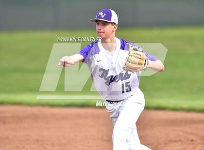 Thumbnail 3 in Whitewright vs Mt. Vernon (Blue Ridge Tournament) photogallery.