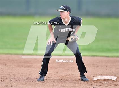 Thumbnail 3 in Whitewright vs Mt. Vernon (Blue Ridge Tournament) photogallery.