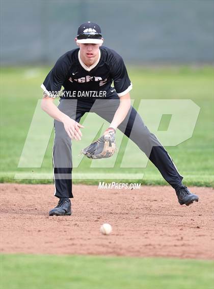 Thumbnail 1 in Whitewright vs Mt. Vernon (Blue Ridge Tournament) photogallery.