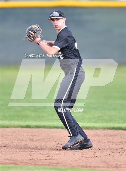 Thumbnail 2 in Whitewright vs Mt. Vernon (Blue Ridge Tournament) photogallery.