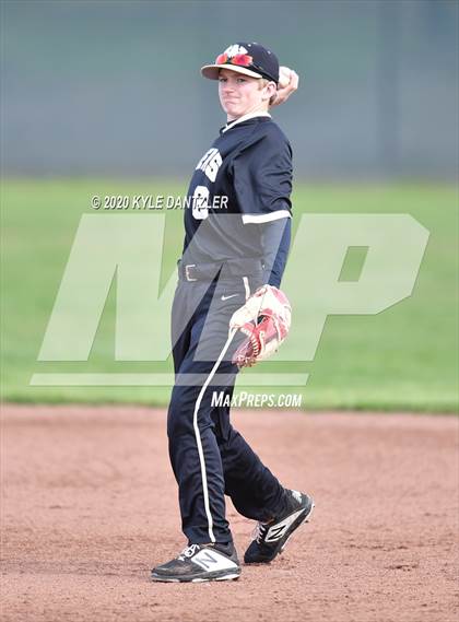 Thumbnail 1 in Whitewright vs Mt. Vernon (Blue Ridge Tournament) photogallery.