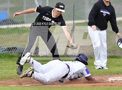 Thumbnail 1 in Whitewright vs Mt. Vernon (Blue Ridge Tournament) photogallery.