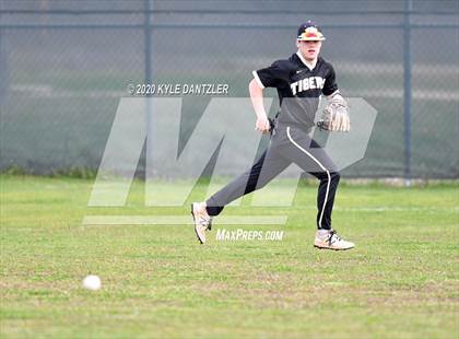 Thumbnail 2 in Whitewright vs Mt. Vernon (Blue Ridge Tournament) photogallery.