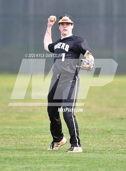 Thumbnail 2 in Whitewright vs Mt. Vernon (Blue Ridge Tournament) photogallery.