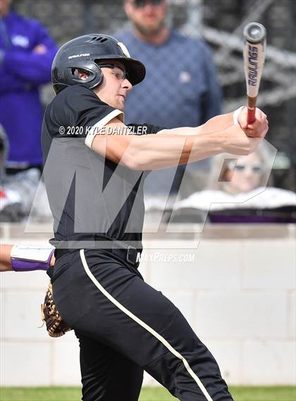 Thumbnail 2 in Whitewright vs Mt. Vernon (Blue Ridge Tournament) photogallery.