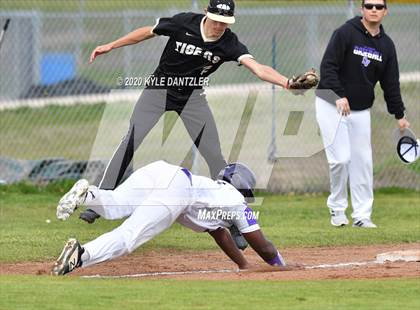 Thumbnail 3 in Whitewright vs Mt. Vernon (Blue Ridge Tournament) photogallery.