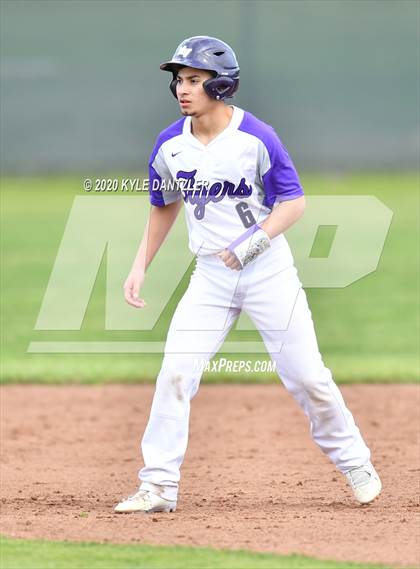 Thumbnail 1 in Whitewright vs Mt. Vernon (Blue Ridge Tournament) photogallery.