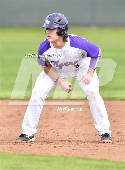 Thumbnail 3 in Whitewright vs Mt. Vernon (Blue Ridge Tournament) photogallery.