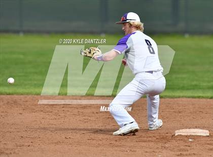 Thumbnail 3 in Whitewright vs Mt. Vernon (Blue Ridge Tournament) photogallery.