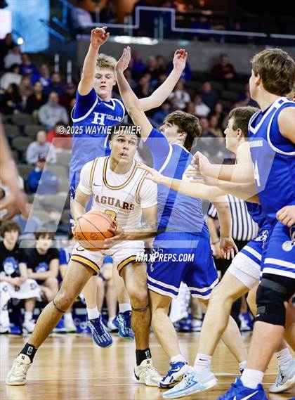 Thumbnail 2 in Cooper vs. Highlands photogallery.