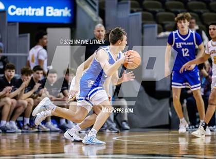 Thumbnail 2 in Cooper vs. Highlands photogallery.