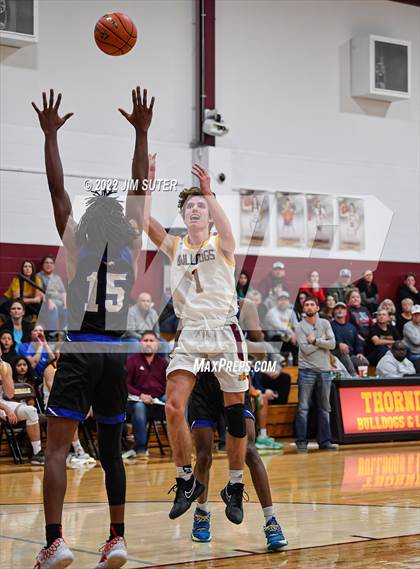 Thumbnail 3 in Thorndale vs Mumford photogallery.