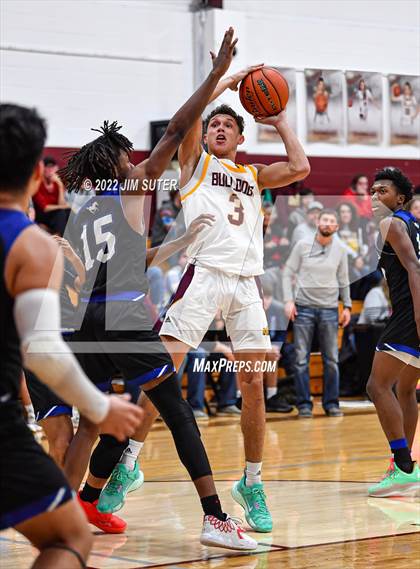 Thumbnail 1 in Thorndale vs Mumford photogallery.