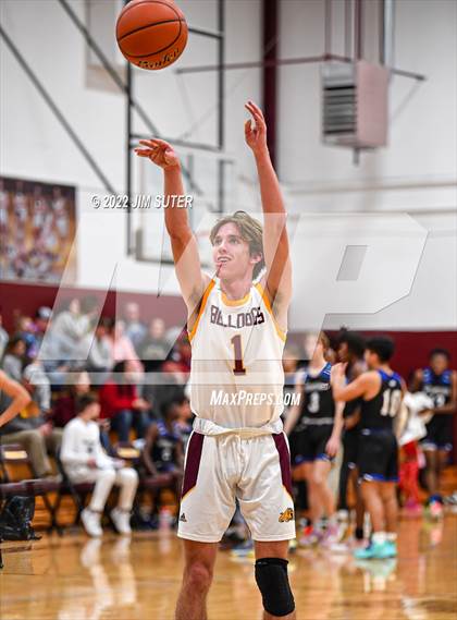 Thumbnail 2 in Thorndale vs Mumford photogallery.