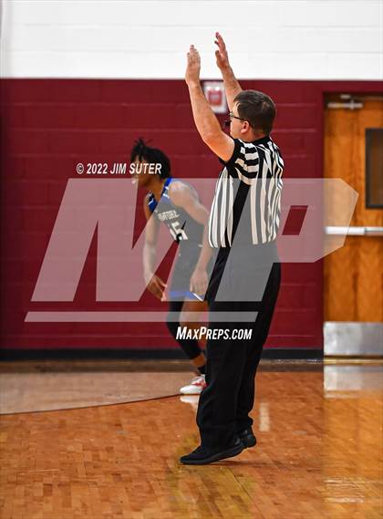 Thumbnail 2 in Thorndale vs Mumford photogallery.