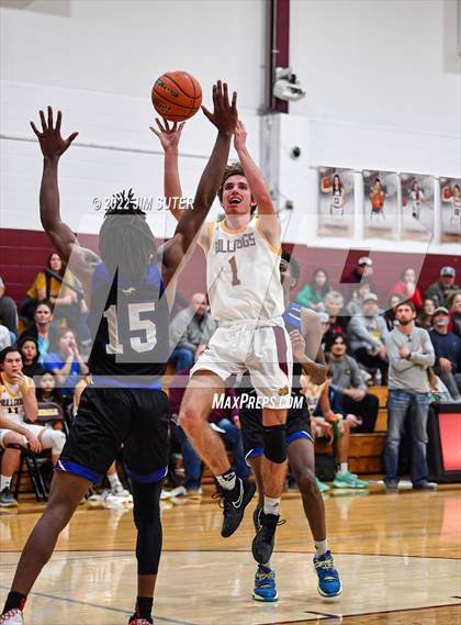 Thumbnail 2 in Thorndale vs Mumford photogallery.