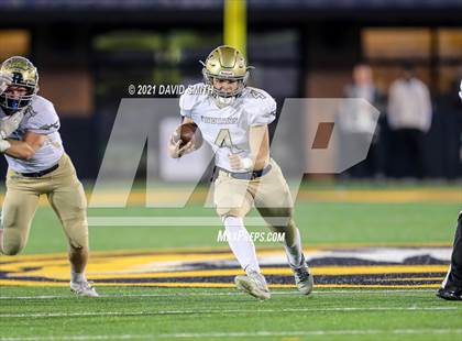 Thumbnail 2 in Holt vs. Webb City - MSHSAA Class 5 Show-Me Bowl photogallery.