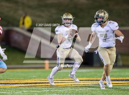 Thumbnail 3 in Holt vs. Webb City - MSHSAA Class 5 Show-Me Bowl photogallery.