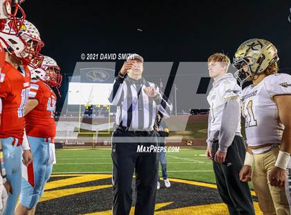 Thumbnail 3 in Holt vs. Webb City - MSHSAA Class 5 Show-Me Bowl photogallery.
