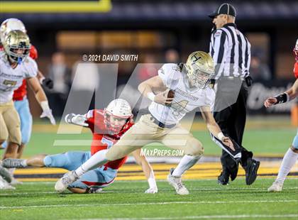 Thumbnail 3 in Holt vs. Webb City - MSHSAA Class 5 Show-Me Bowl photogallery.