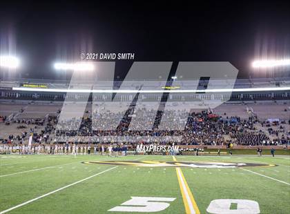 Thumbnail 1 in Holt vs. Webb City - MSHSAA Class 5 Show-Me Bowl photogallery.