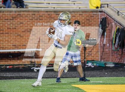 Thumbnail 2 in Holt vs. Webb City - MSHSAA Class 5 Show-Me Bowl photogallery.