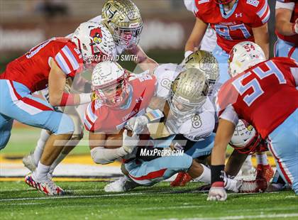 Thumbnail 2 in Holt vs. Webb City - MSHSAA Class 5 Show-Me Bowl photogallery.