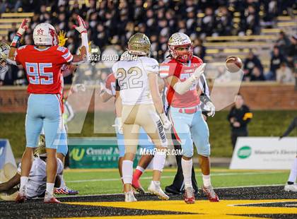 Thumbnail 3 in Holt vs. Webb City - MSHSAA Class 5 Show-Me Bowl photogallery.