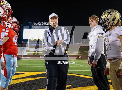 Thumbnail 3 in Holt vs. Webb City - MSHSAA Class 5 Show-Me Bowl photogallery.