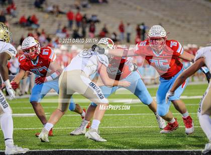 Thumbnail 3 in Holt vs. Webb City - MSHSAA Class 5 Show-Me Bowl photogallery.