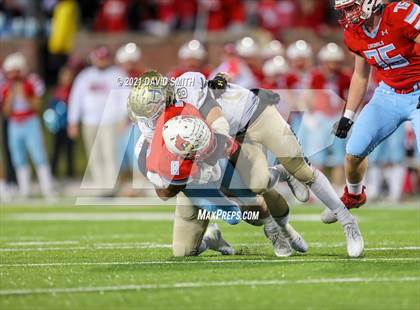 Thumbnail 2 in Holt vs. Webb City - MSHSAA Class 5 Show-Me Bowl photogallery.