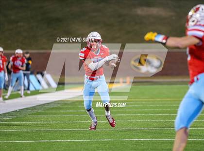 Thumbnail 1 in Holt vs. Webb City - MSHSAA Class 5 Show-Me Bowl photogallery.