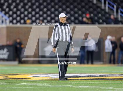 Thumbnail 1 in Holt vs. Webb City - MSHSAA Class 5 Show-Me Bowl photogallery.