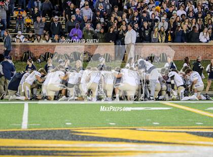 Thumbnail 2 in Holt vs. Webb City - MSHSAA Class 5 Show-Me Bowl photogallery.