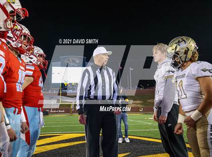 Thumbnail 1 in Holt vs. Webb City - MSHSAA Class 5 Show-Me Bowl photogallery.