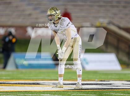Thumbnail 3 in Holt vs. Webb City - MSHSAA Class 5 Show-Me Bowl photogallery.