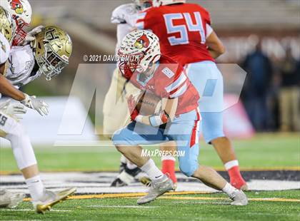 Thumbnail 2 in Holt vs. Webb City - MSHSAA Class 5 Show-Me Bowl photogallery.