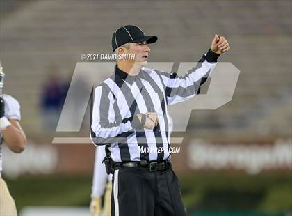 Thumbnail 1 in Holt vs. Webb City - MSHSAA Class 5 Show-Me Bowl photogallery.