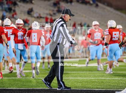 Thumbnail 2 in Holt vs. Webb City - MSHSAA Class 5 Show-Me Bowl photogallery.