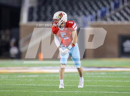 Thumbnail 3 in Holt vs. Webb City - MSHSAA Class 5 Show-Me Bowl photogallery.