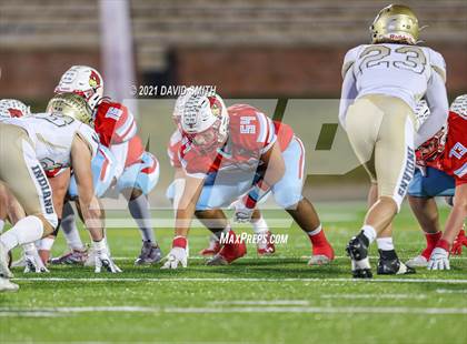 Thumbnail 1 in Holt vs. Webb City - MSHSAA Class 5 Show-Me Bowl photogallery.
