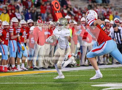 Thumbnail 3 in Holt vs. Webb City - MSHSAA Class 5 Show-Me Bowl photogallery.