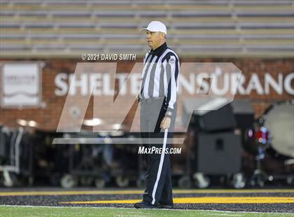 Thumbnail 2 in Holt vs. Webb City - MSHSAA Class 5 Show-Me Bowl photogallery.