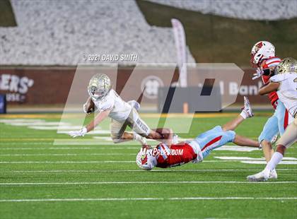 Thumbnail 3 in Holt vs. Webb City - MSHSAA Class 5 Show-Me Bowl photogallery.